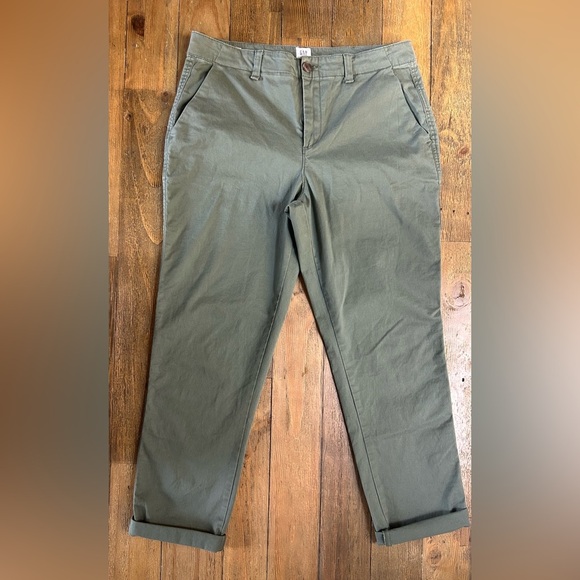 GAP Pants - GAP Girlfriend Midrise olive Chino Pants Perfect 90’s preppy online sold out